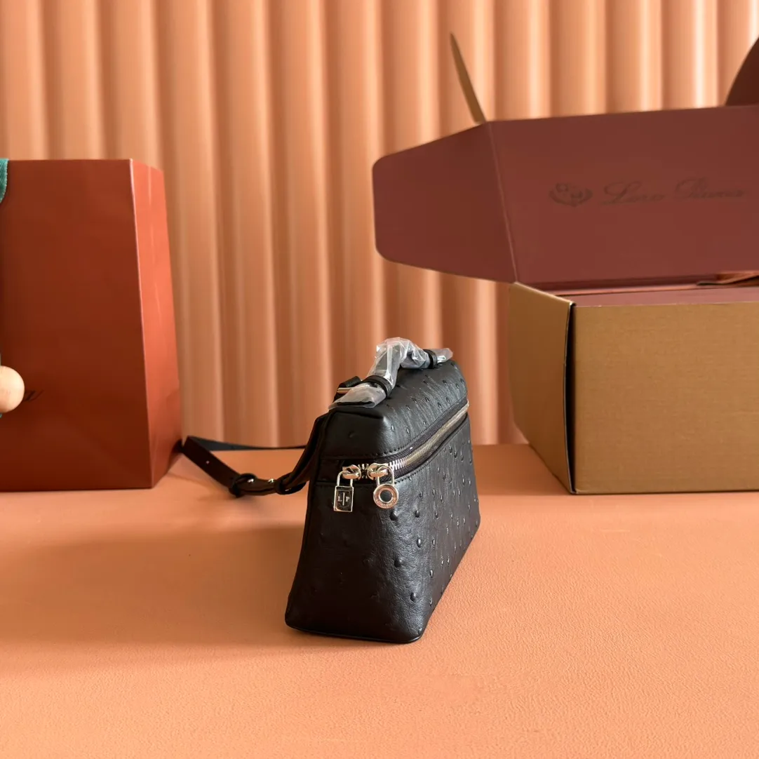 p1160💋💋💋【Original leather all-steel configuration counter complete package】 𝐋𝐨𝐫𝐨 𝐏𝐢𝐚𝐧@ Extra pocket L19 series handbag/crossbody bag The most comfortable life is when it is not defined, just like loro The material design of pian@ does not require complicated design styles. The simple and soft outline is elegant and durable, like an exquisite cosmetic case, which perfectly balances appearance and functionality. The leather is delicate and feels as soft as butter. The small bag has a large capacity. It is not only portable with a thin shoulder strap, but can also be worn cross-body. Sisters who have a special liking for minimalist style can buy it. It is simple and versatile. The simpler, the more different. Stars and Instagram celebrities are all planting it. There are two sizes of 19 cm and 27 cm. One is exquisite and casual, and the other is elegant and grand. Size: Small: length 19×width 7×height 12cm (